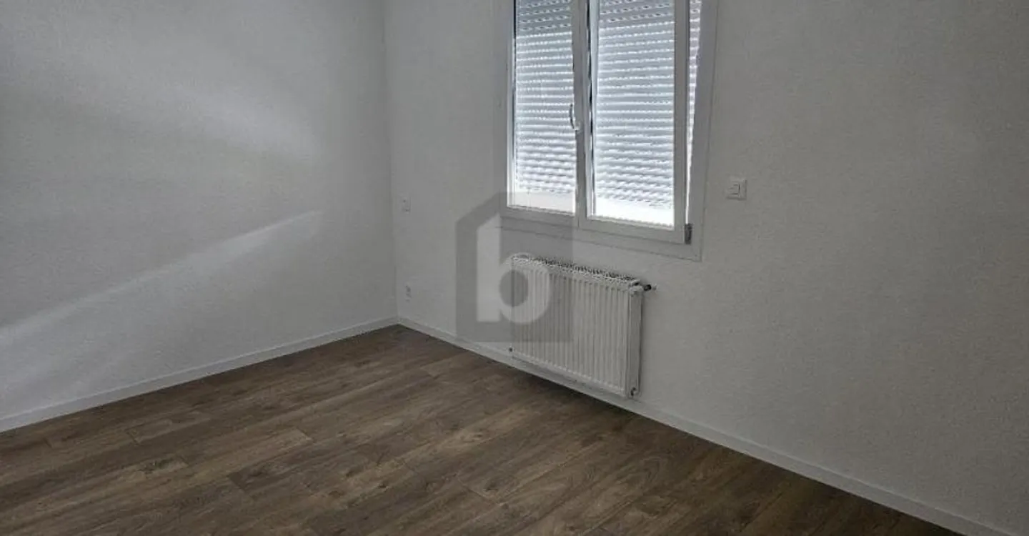 SPACIOUS AND MODERN - Photo 3 of 5