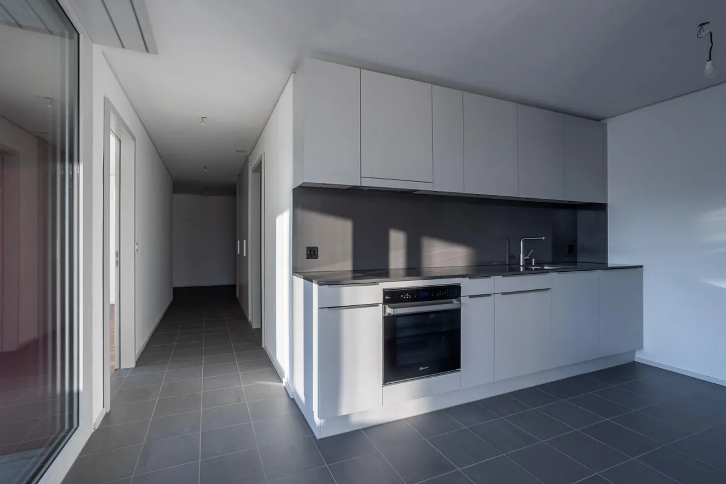 Spacious 3.5-room apartment 18.24 with exclusive view - Photo 1 of 12