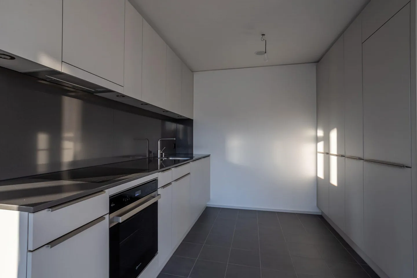 Spacious 3.5-room apartment 18.24 with exclusive view - Photo 5 of 12