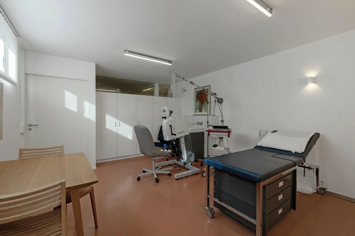 Due to relocation: spacious, modern practice with PPs for sale - Photo 7 of 17