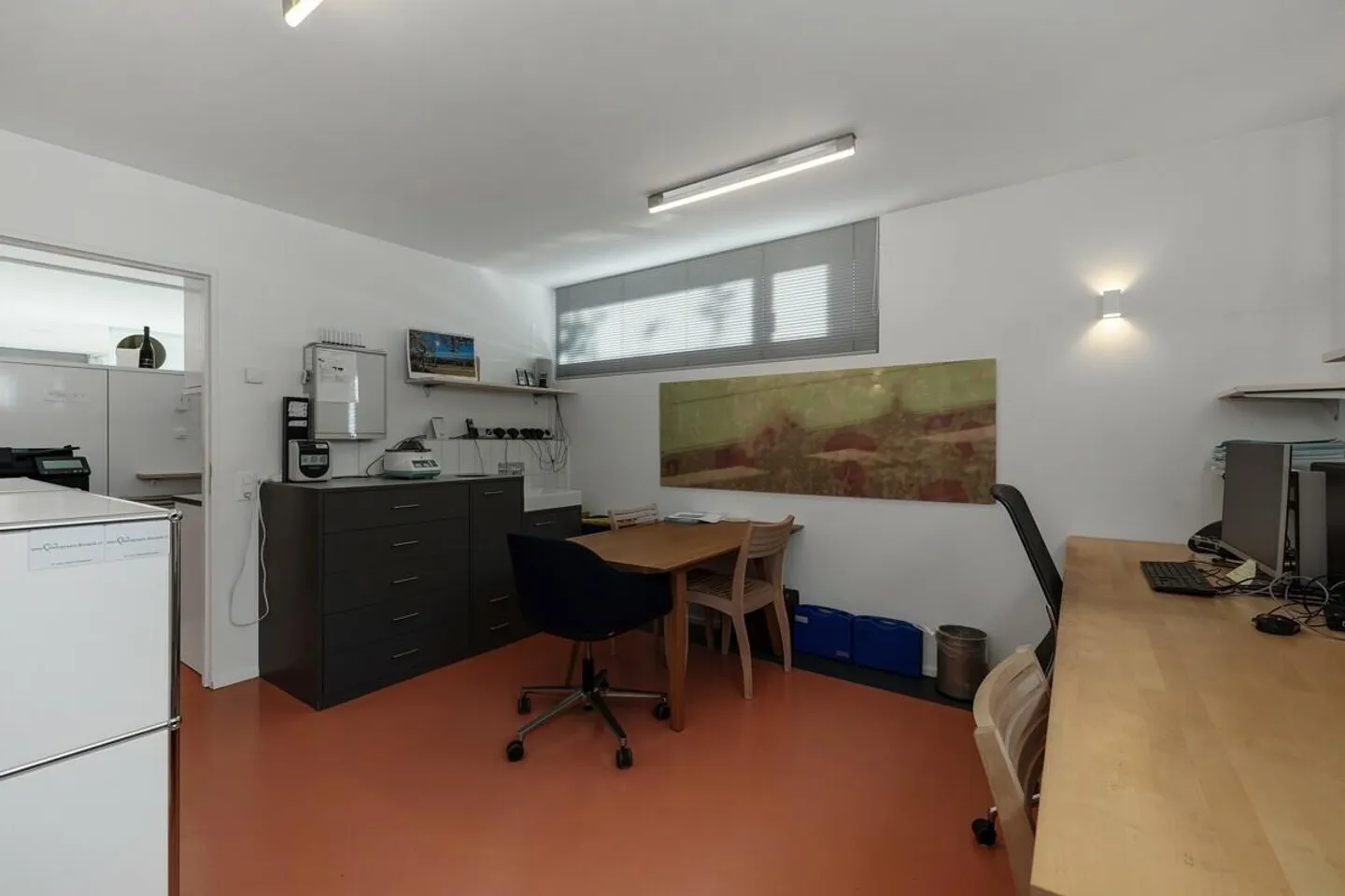 Due to relocation: spacious, modern practice with PPs for sale - Photo 9 of 17