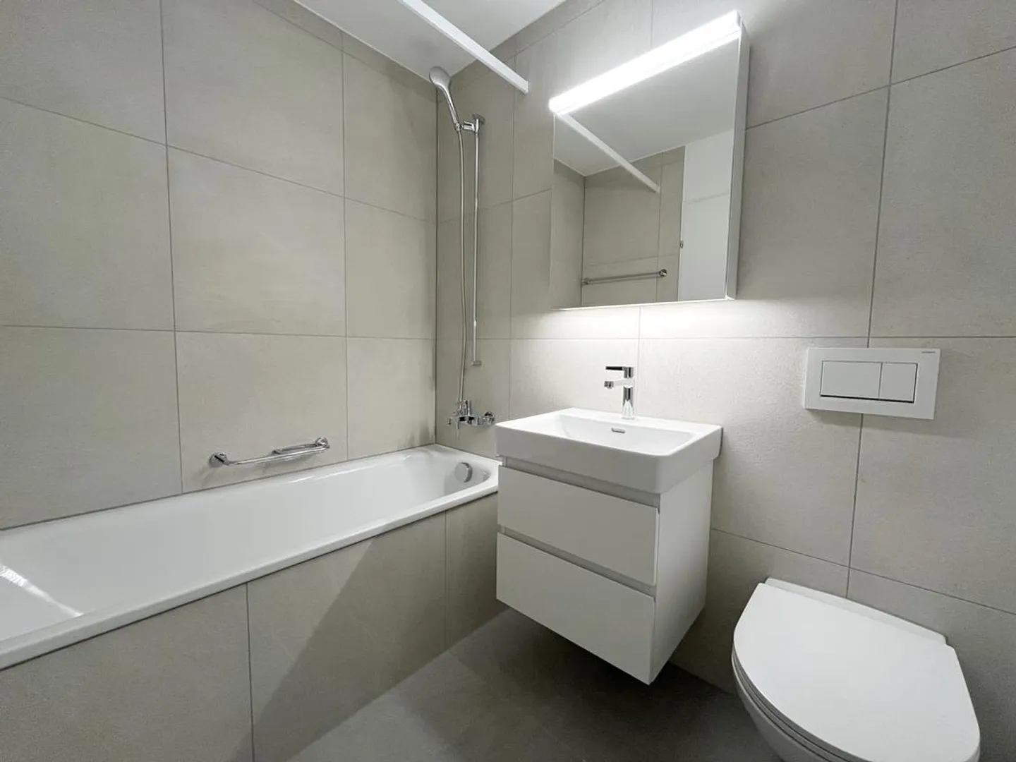 Votre nouveau chez-vous vous attend - Rénové avec style dans une ambiance agréable - Photo 2 sur 5