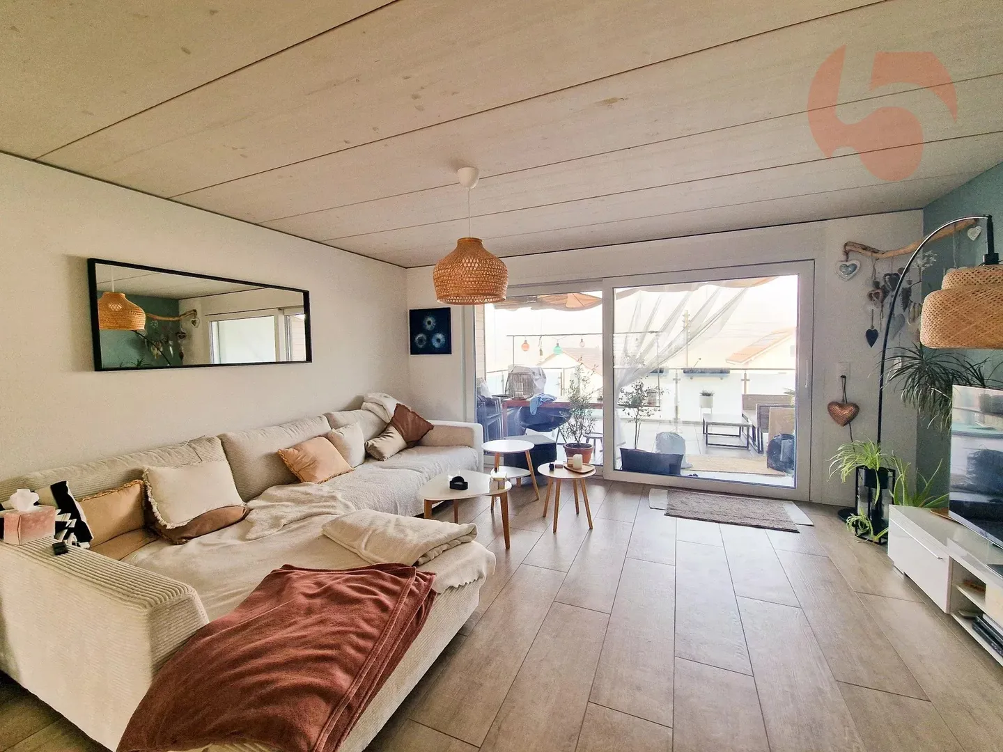 Schönes Triplex von 2020 mit 20 m² Balkon und kleinem Garten im Erdgeschoss. Mit Garage - Foto 3 von 15