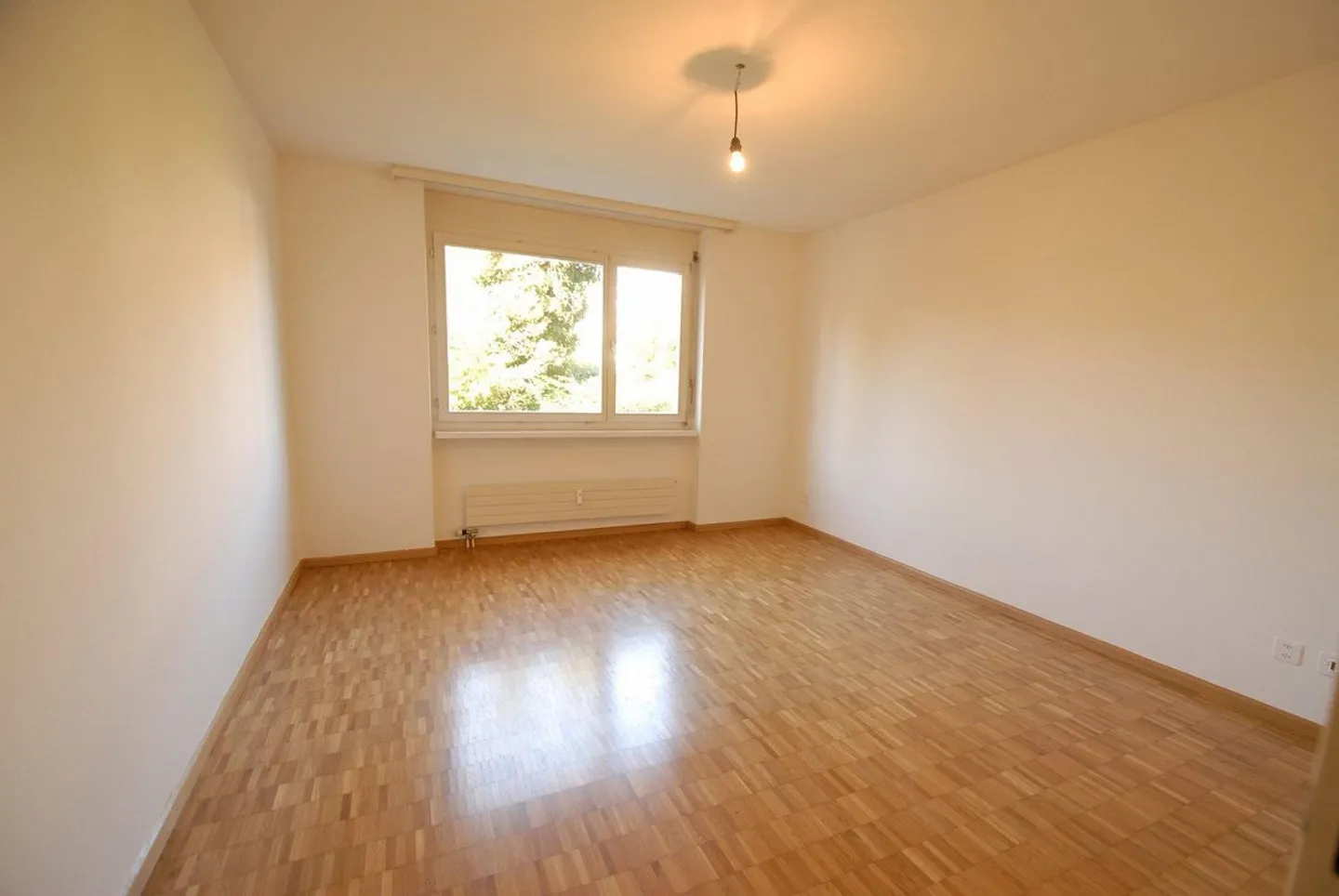 Grande appartement de 2 pièces dans un environnement calme et verdoyant - Photo 4 sur 6