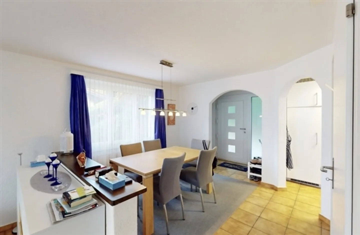 «Einfamilienhaus mit Aussenschwimmbad und Seesicht» - Foto 7 von 20