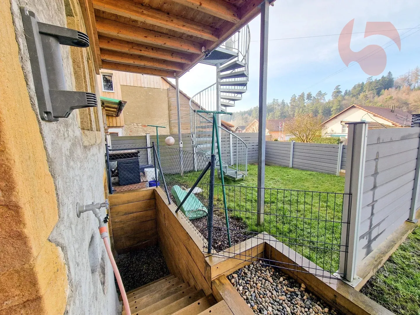 Schönes Triplex von 2020 mit 20 m² Balkon und kleinem Garten im Erdgeschoss. Mit Garage - Foto 5 von 15