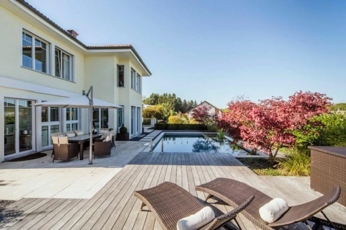 Luxusvilla mit Pool und Aussicht - Foto 1 von 5