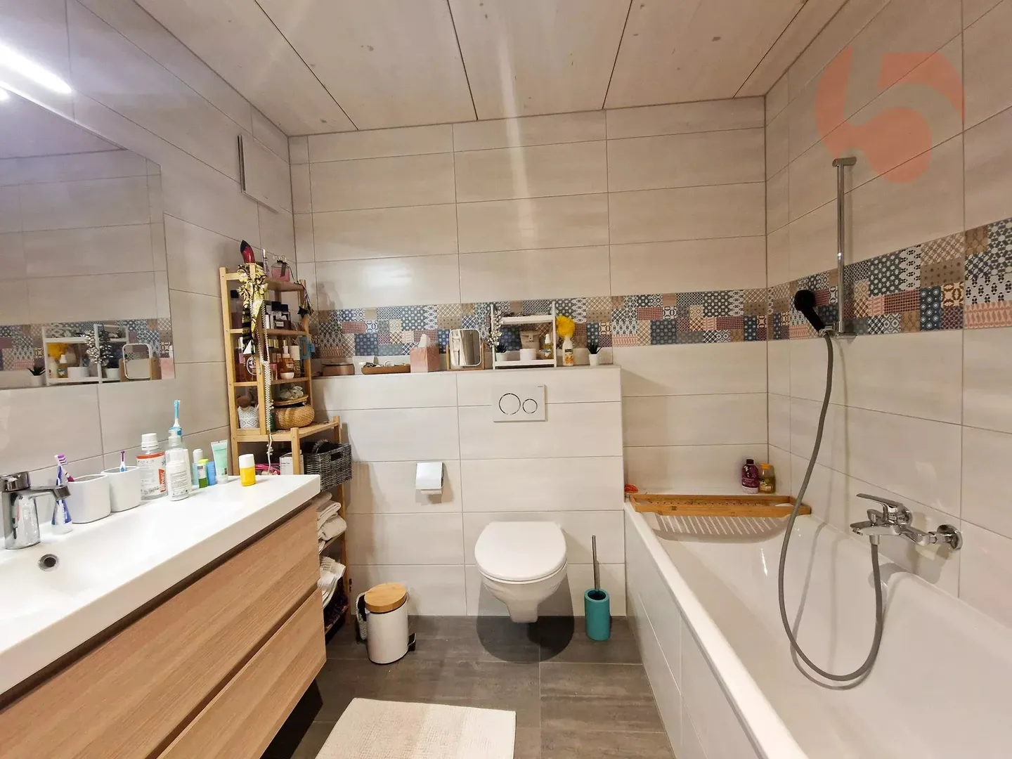 Schönes Triplex von 2020 mit 20 m² Balkon und kleinem Garten im Erdgeschoss. Mit Garage - Foto 9 von 15