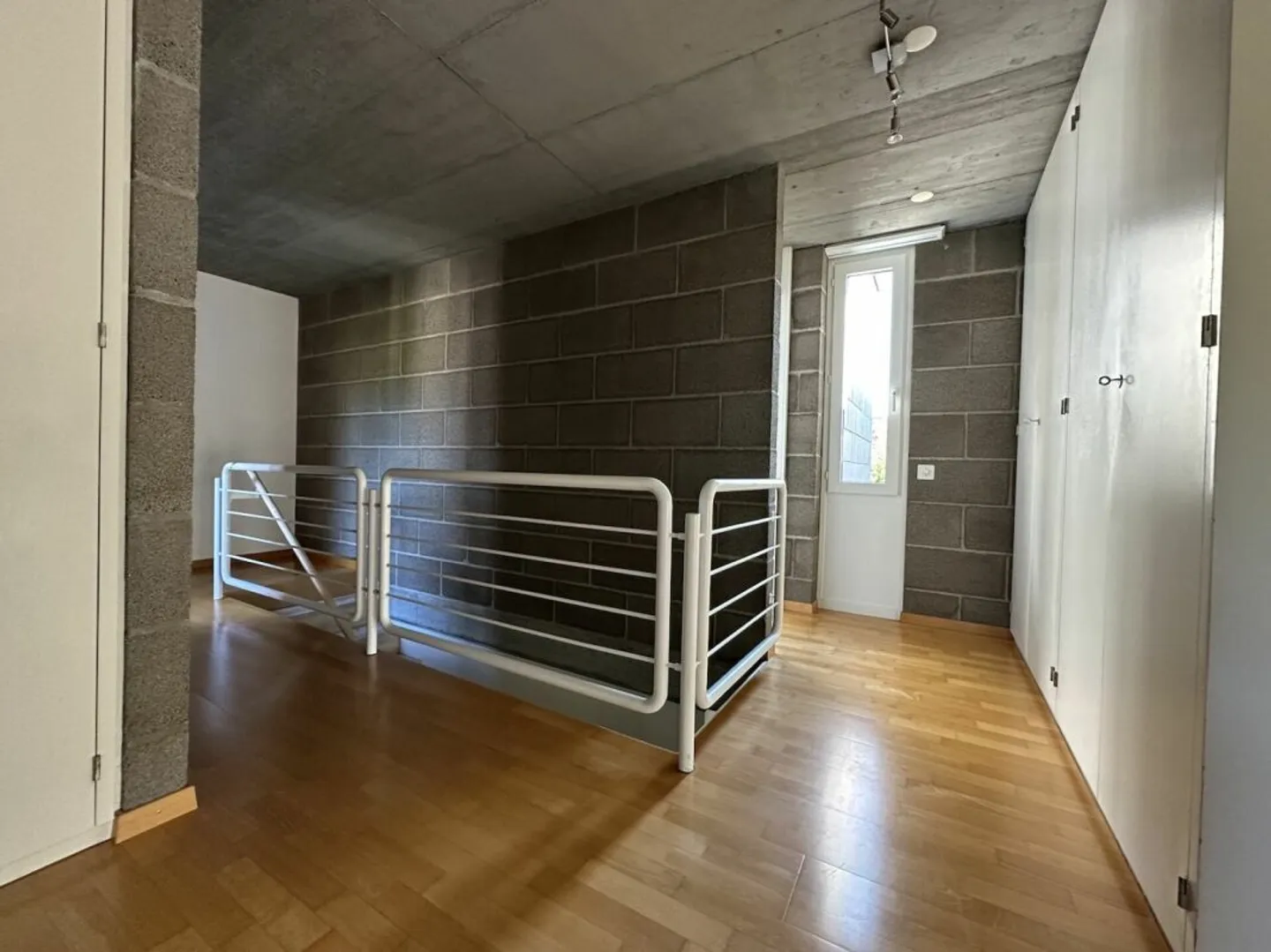 Maison de ville intemporelle et belle avec intimité dans un quartier résidentiel privilégié - Photo 11 sur 13
