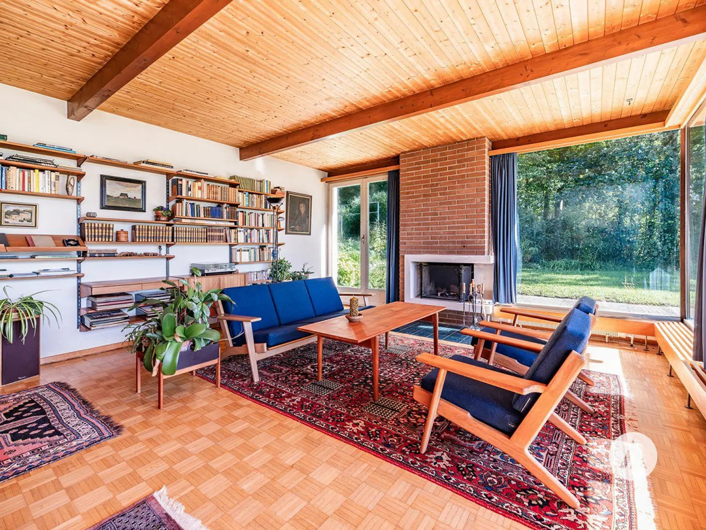 Une maison pleine d'histoire, entourée de forêt et de lac - Photo 5 sur 13