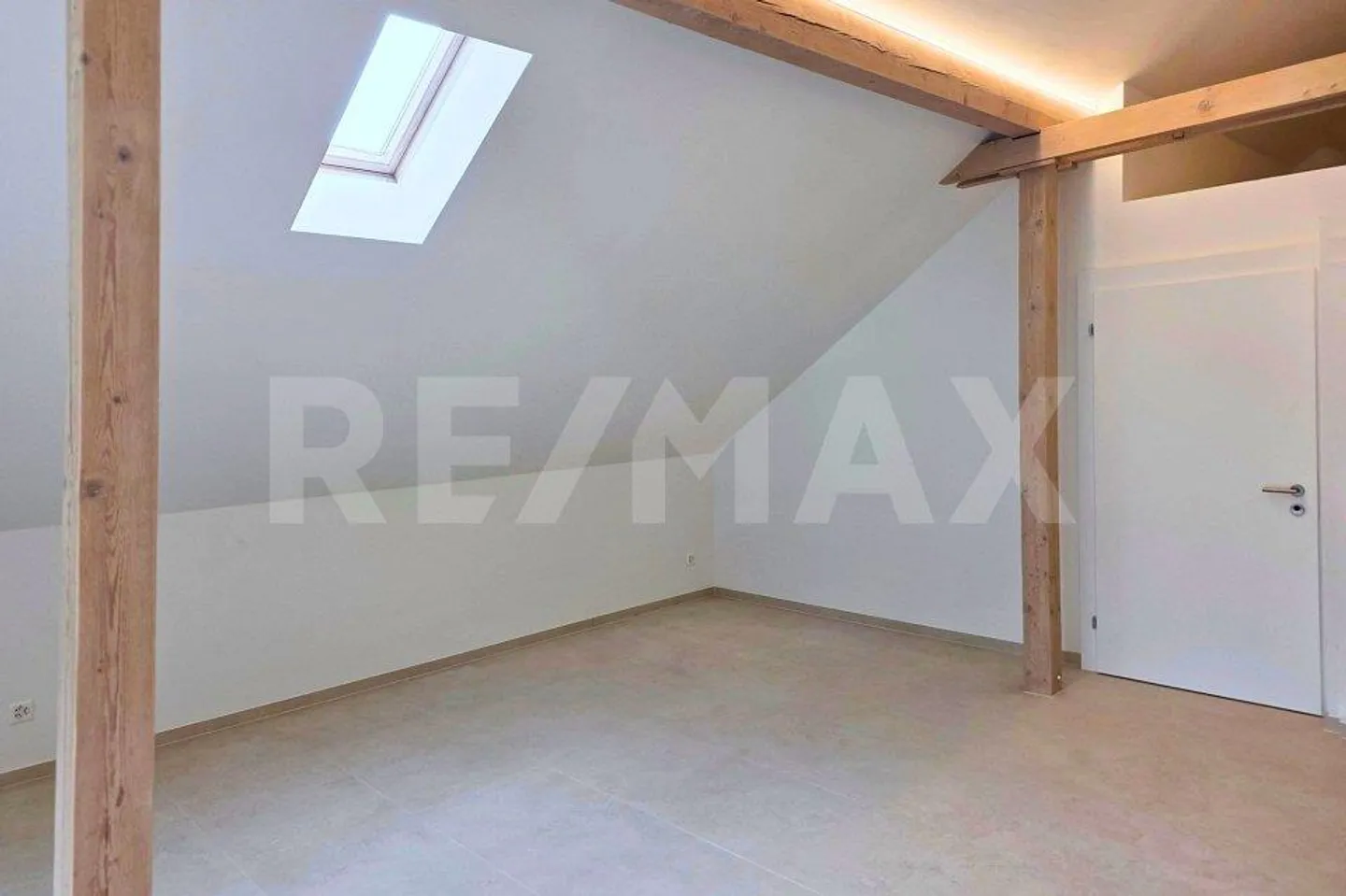 Loft - Appartamento attico in posizione centrale ad Altdorf UR, prima locazione... - Foto 8 di 13