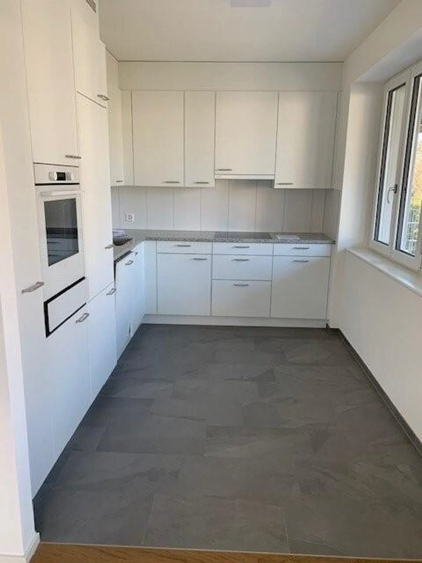 Beautiful 3.5 room apartment available from 16.01.2025 - Photo 5 of 5