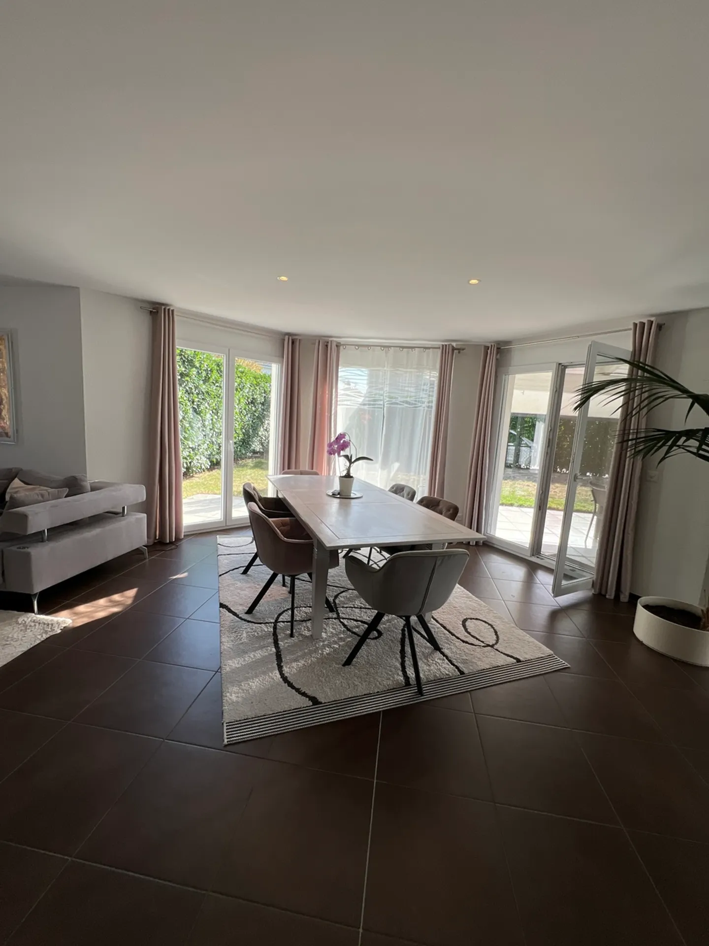 Charmante Maison Familiale avec Jardin - Photo 3 sur 15