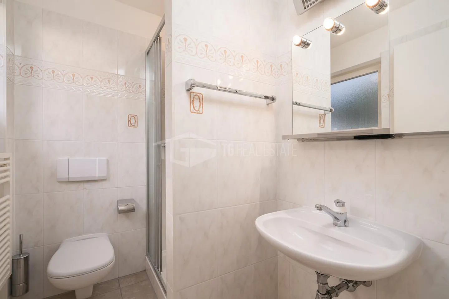 SPACIOUS 5.5 APARTMENT NEAR TASIS. - Photo 3 of 13