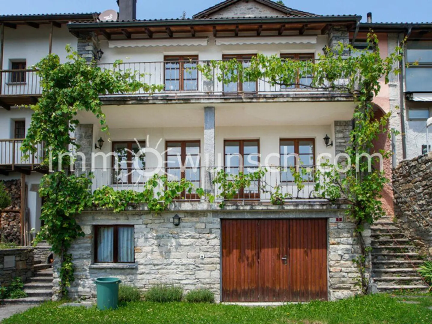 Affascinante casa di 4 ½ locali, ufficio a casa o casa vacanze, con due... - Foto 1 di 13