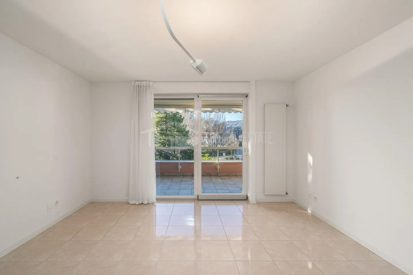 SPACIOUS 5.5 APARTMENT NEAR TASIS. - Photo 10 of 13