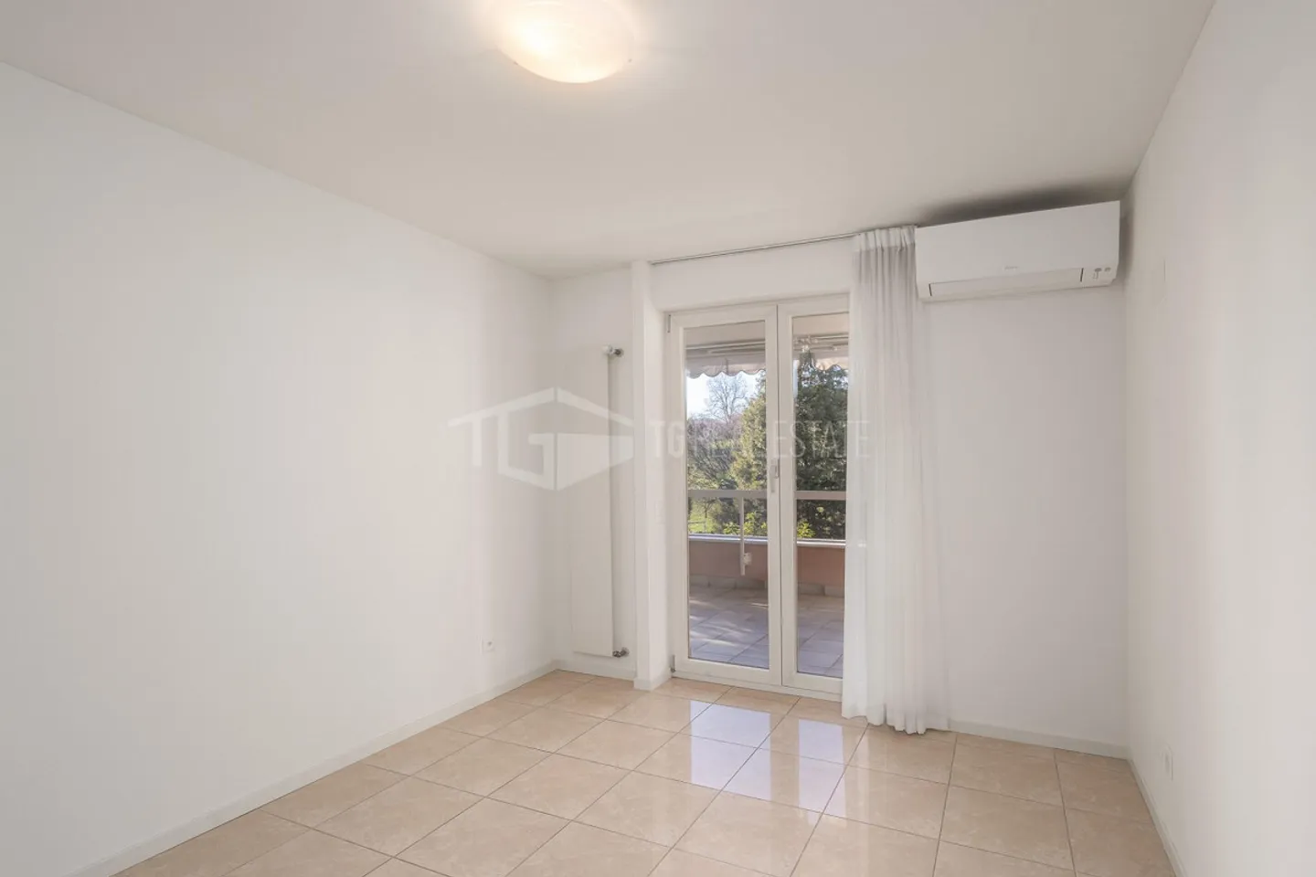 SPACIOUS 5.5 APARTMENT NEAR TASIS. - Photo 12 of 13