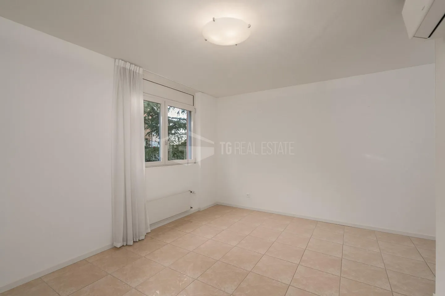 SPACIOUS 5.5 APARTMENT NEAR TASIS. - Photo 13 of 13
