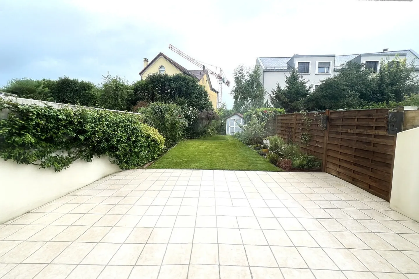 Semi-detached villa with 5.5 rooms, terrace and garden - Photo 1 of 10