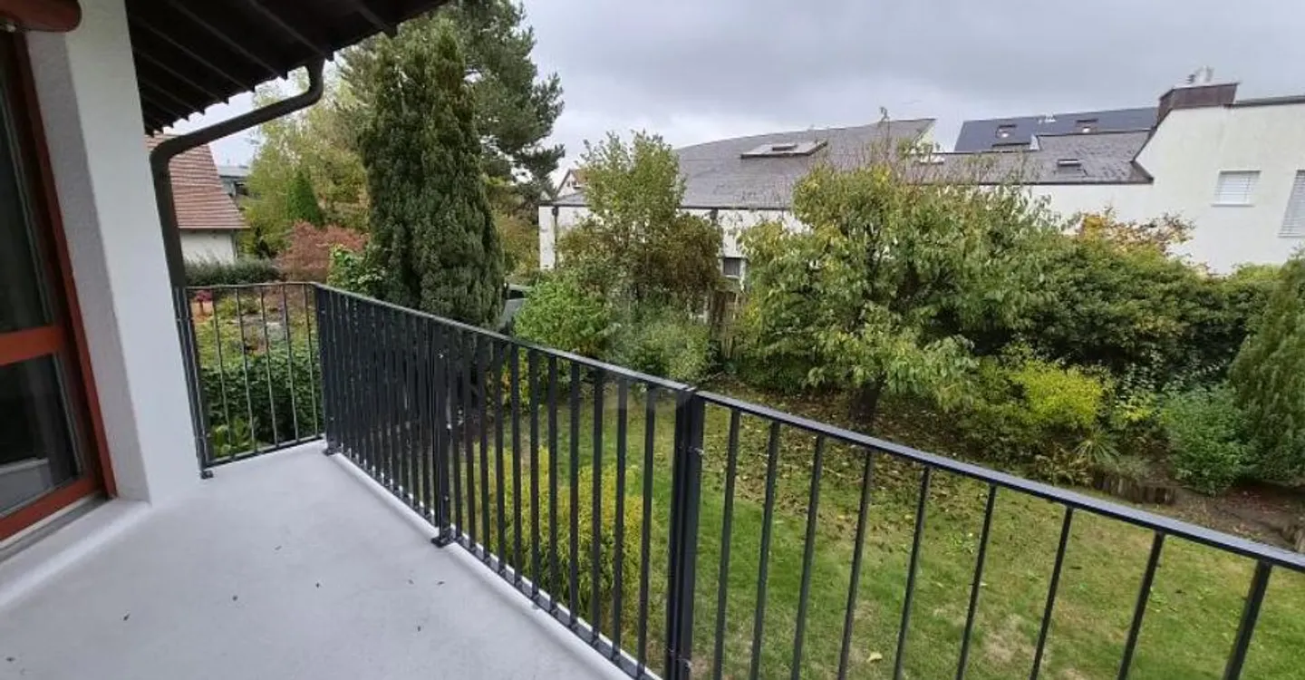 RENOVE RÉCEMMENT AVEC JARDIN ET BEAUCOUP D'ESPACE - Photo 1 sur 6