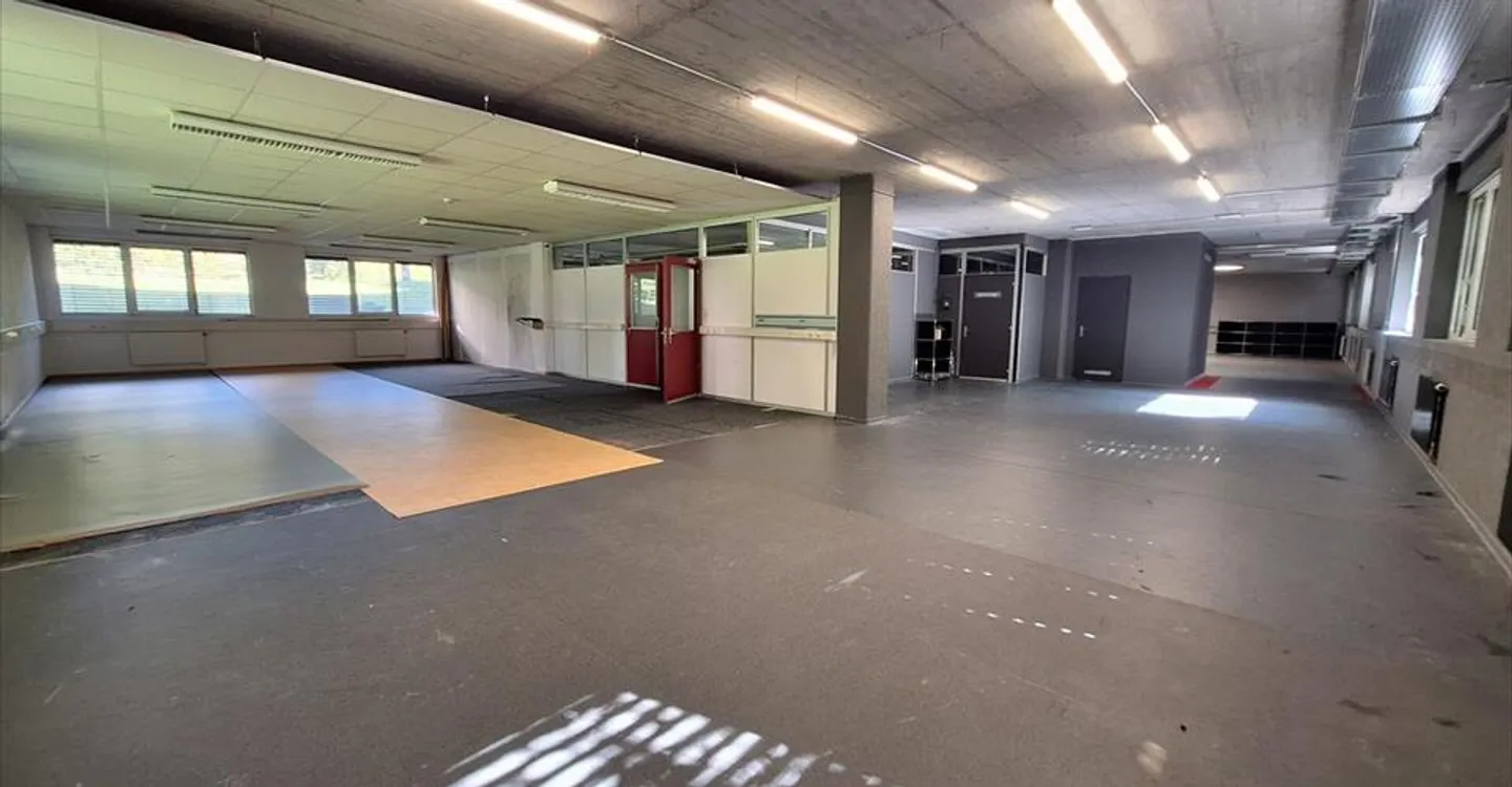 Spazio ufficio in affitto - Foto 4 di 10