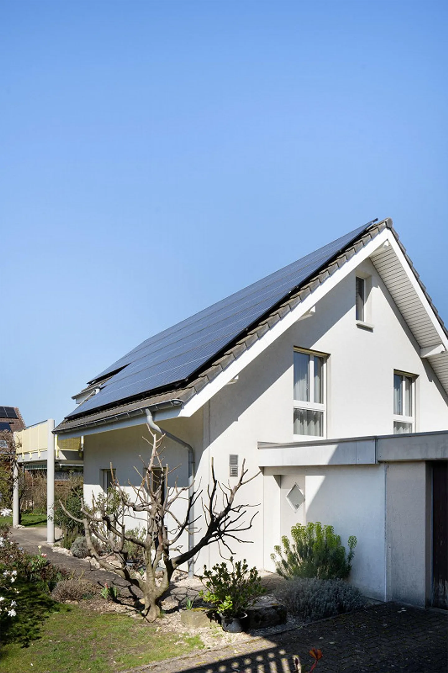 Freistehendes Einfamilienhaus mit Garten - Foto 1 von 19