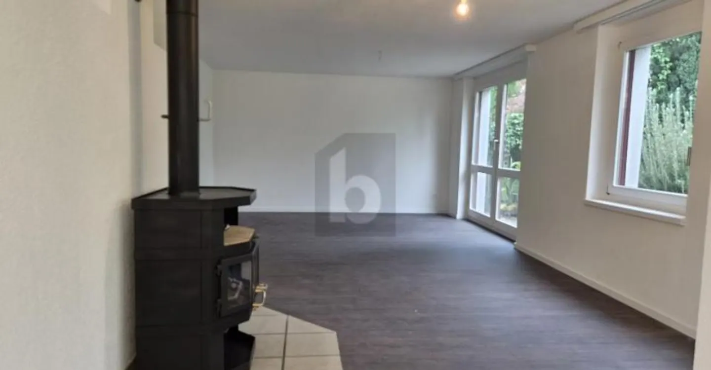 RENOVE RÉCEMMENT AVEC JARDIN ET BEAUCOUP D'ESPACE - Photo 3 sur 6