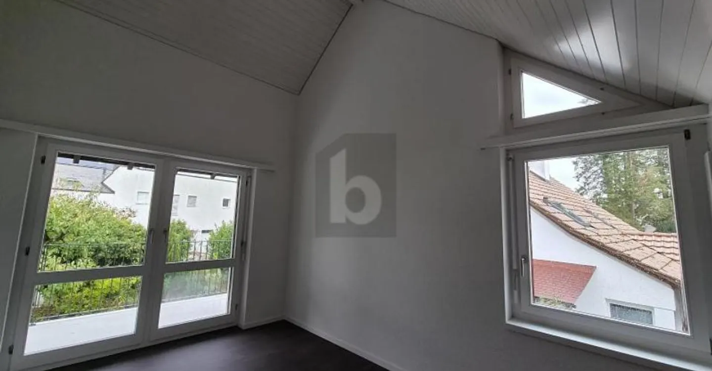 RENOVE RÉCEMMENT AVEC JARDIN ET BEAUCOUP D'ESPACE - Photo 4 sur 6