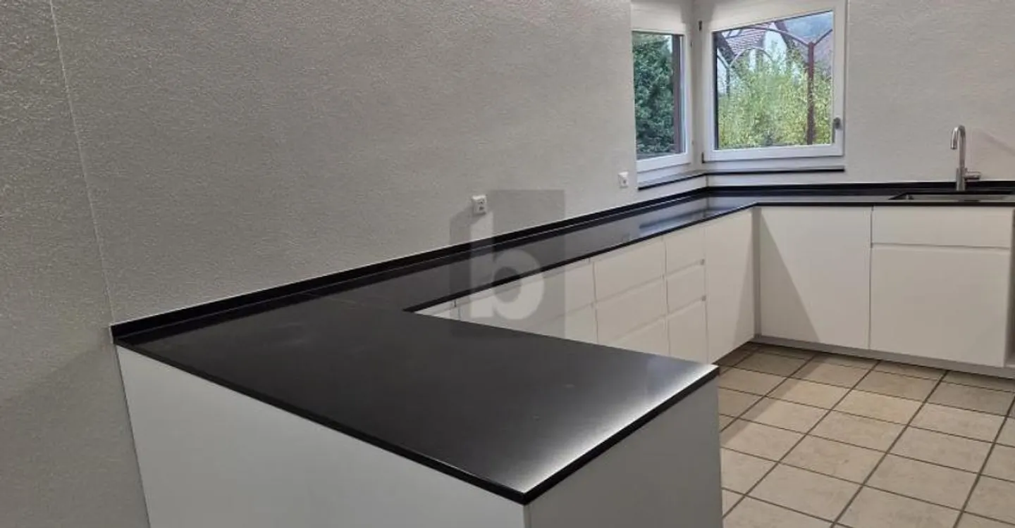 RENOVE RÉCEMMENT AVEC JARDIN ET BEAUCOUP D'ESPACE - Photo 5 sur 6