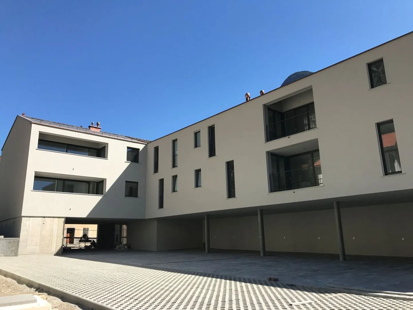 Affittare un elegante appartamento di 3,5 stanze a Lodrino - Foto 1 di 11