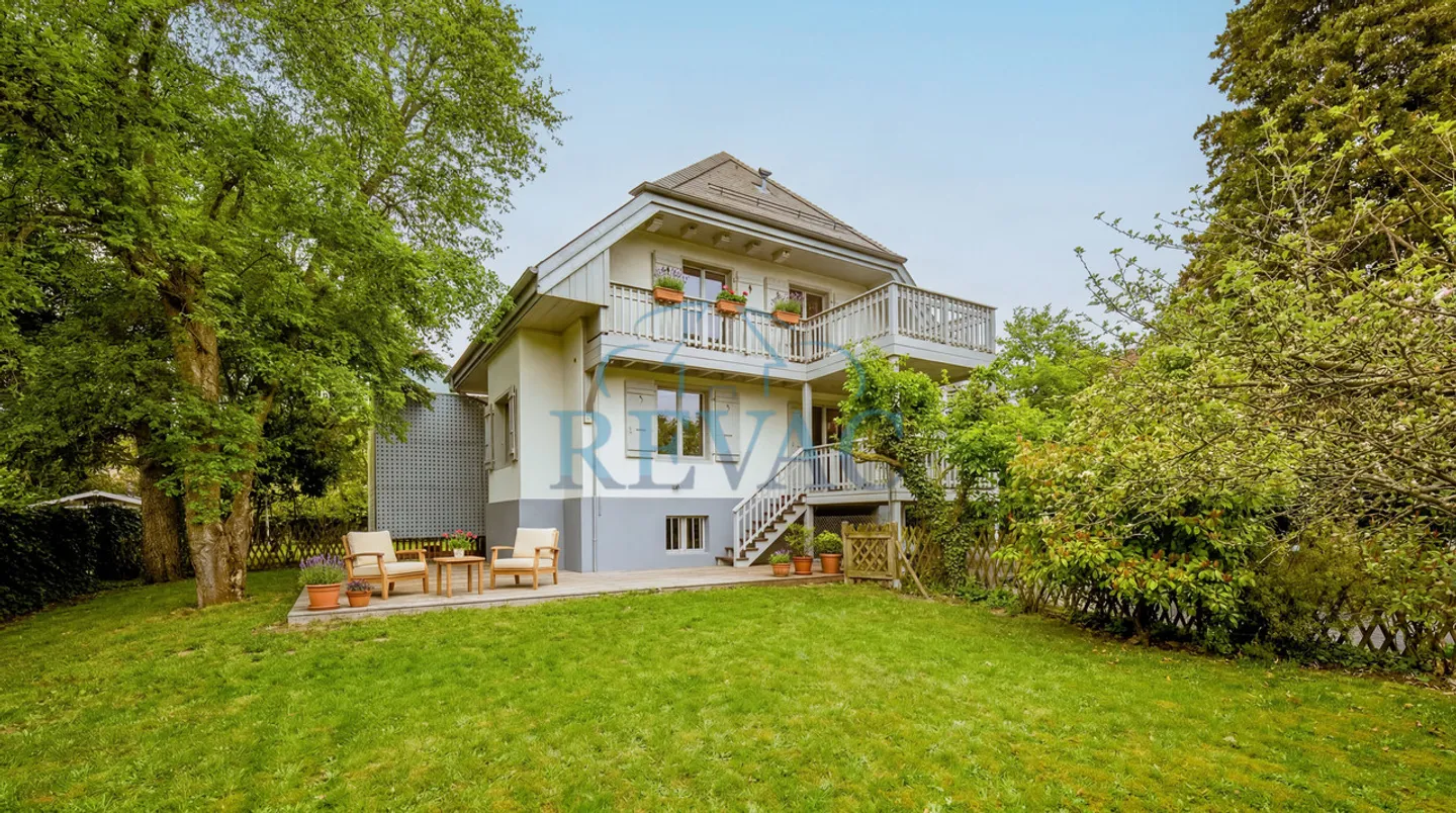 Exclusive Villa in Conches - Photo 1 of 8