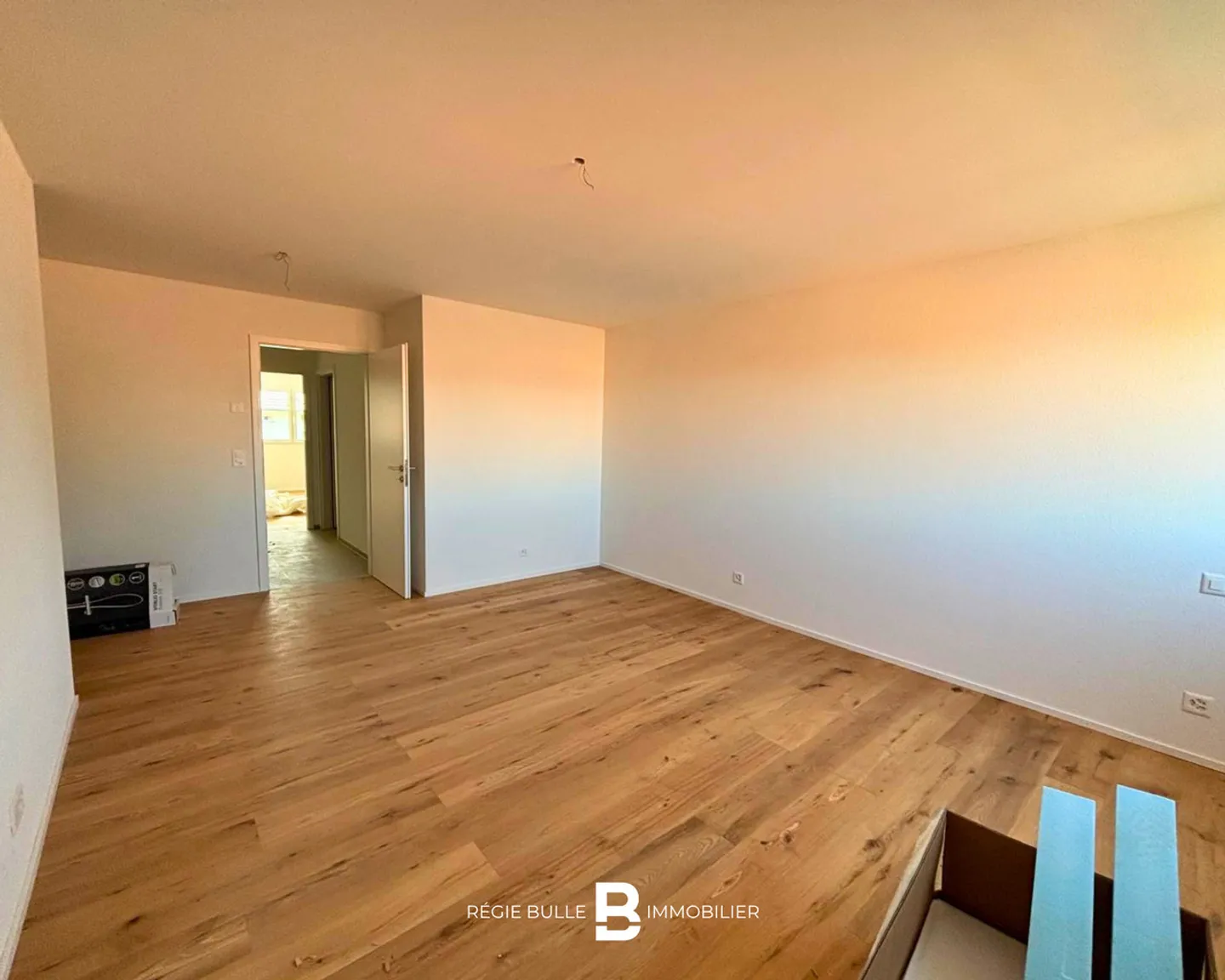 Giffers - Wunderschöne Maisonette-Wohnung mit 4.5 Zimmern zur Miete - Foto 6 von 8