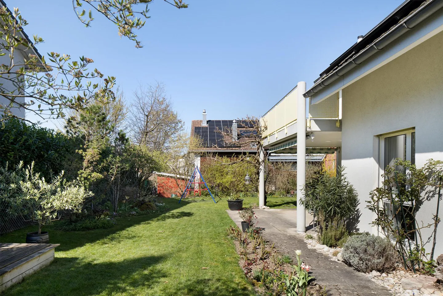 Freistehendes Einfamilienhaus mit Garten - Foto 17 von 19