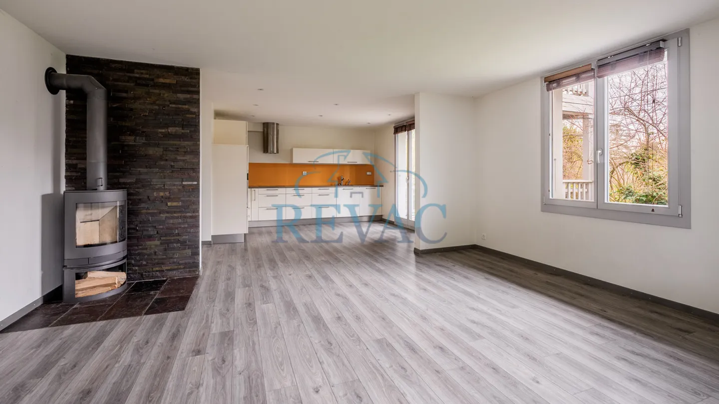 Exclusive Villa in Conches - Photo 7 of 8