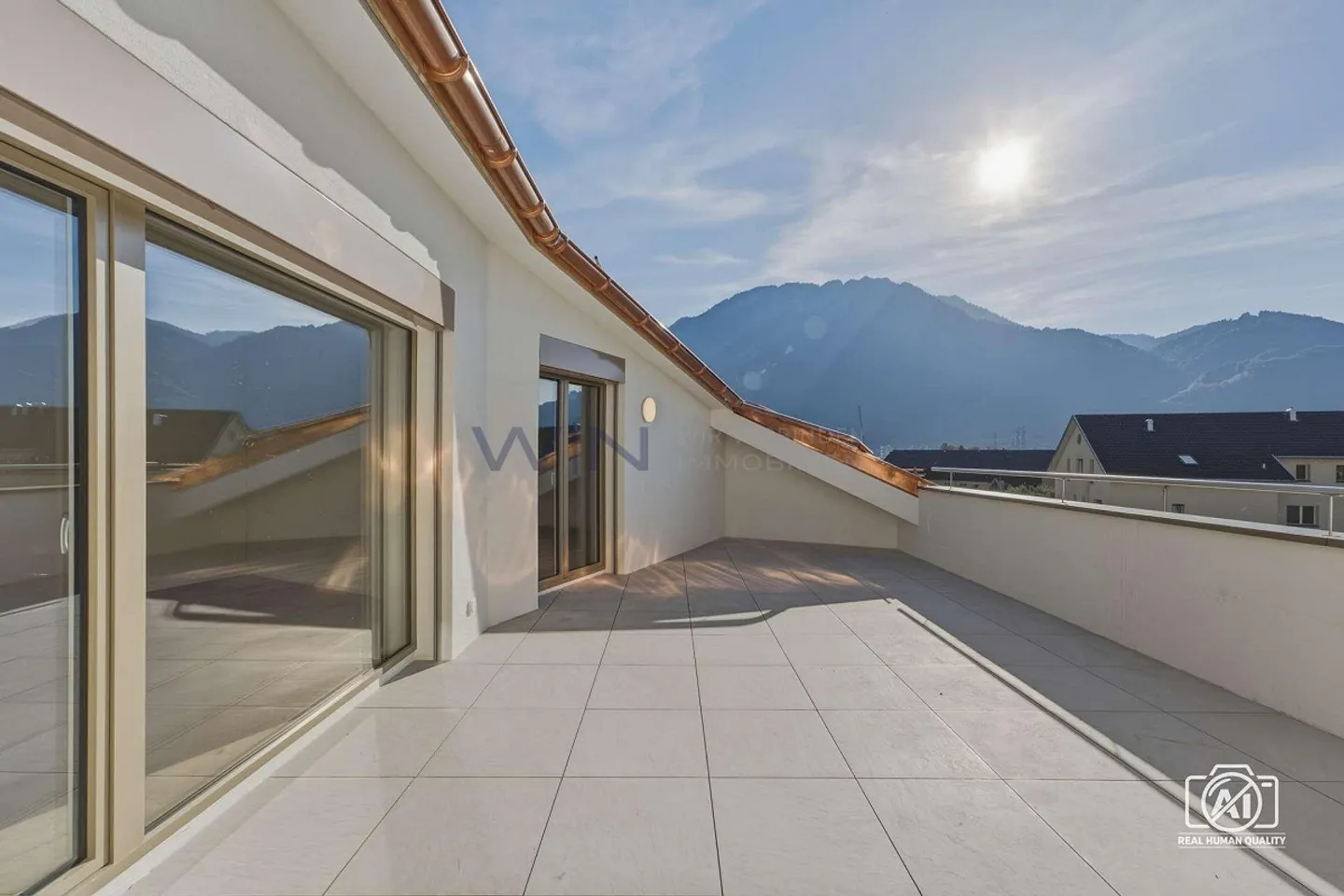 Attika Wohnung mit Weitblick - Foto 2 von 6