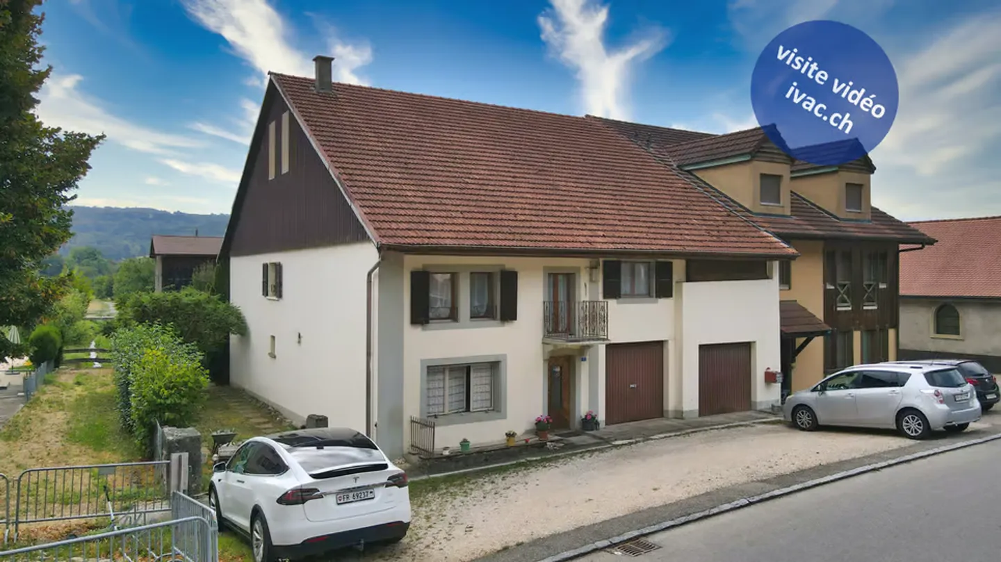 Maison villageoise de 8 pces à Villeneuve / FR - Foto 1 von 13