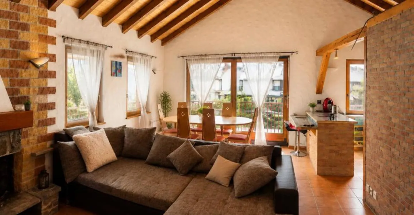 Charakterwohnung mit 5,5 Zimmern und schönen Volumen - Foto 2 von 6