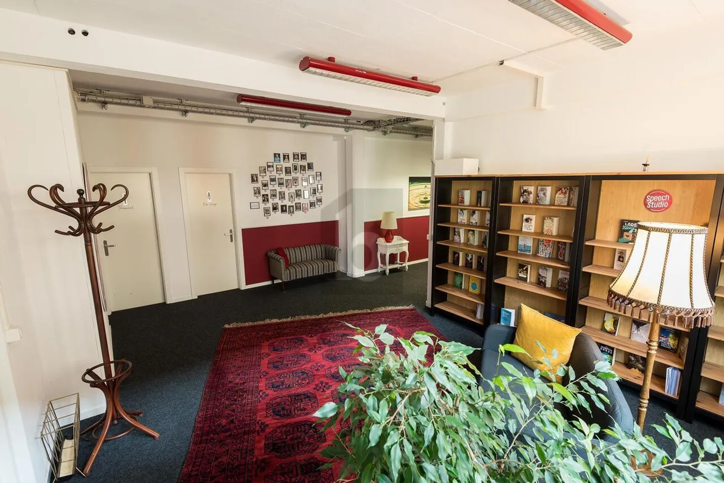 Charming in Inspiring Surroundings - Photo 4 of 6