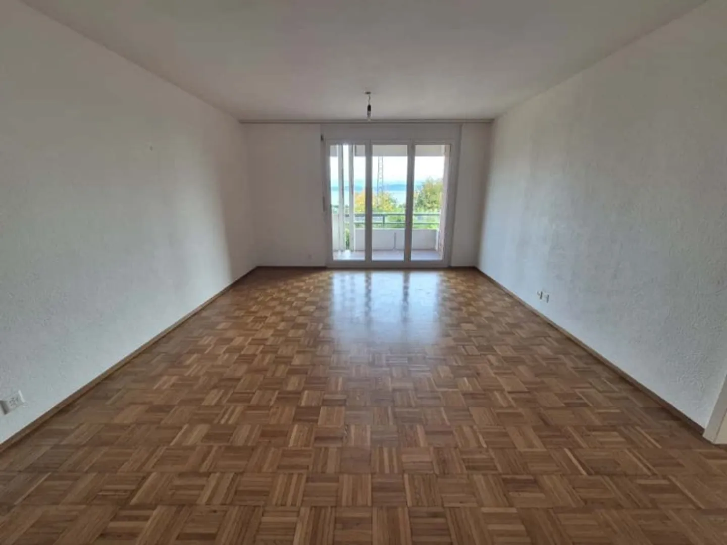 02428 - Appartement 3,5 pièces - Chemin du Lac 7 - HAUTERIVE - Photo 1 sur 6