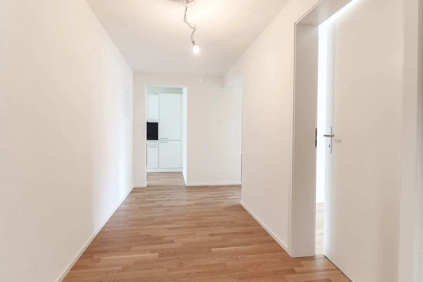 Apartment for rent - Photo 2 of 9