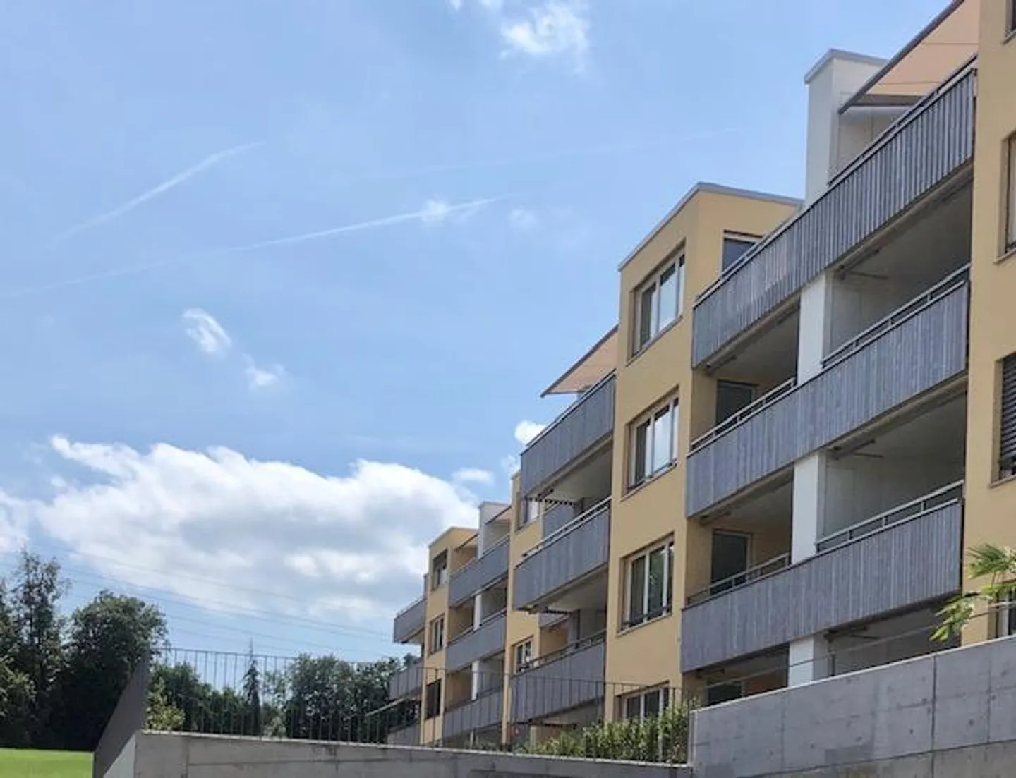 Charmante Attikawohnung mit Terrasse - Foto 1 von 7