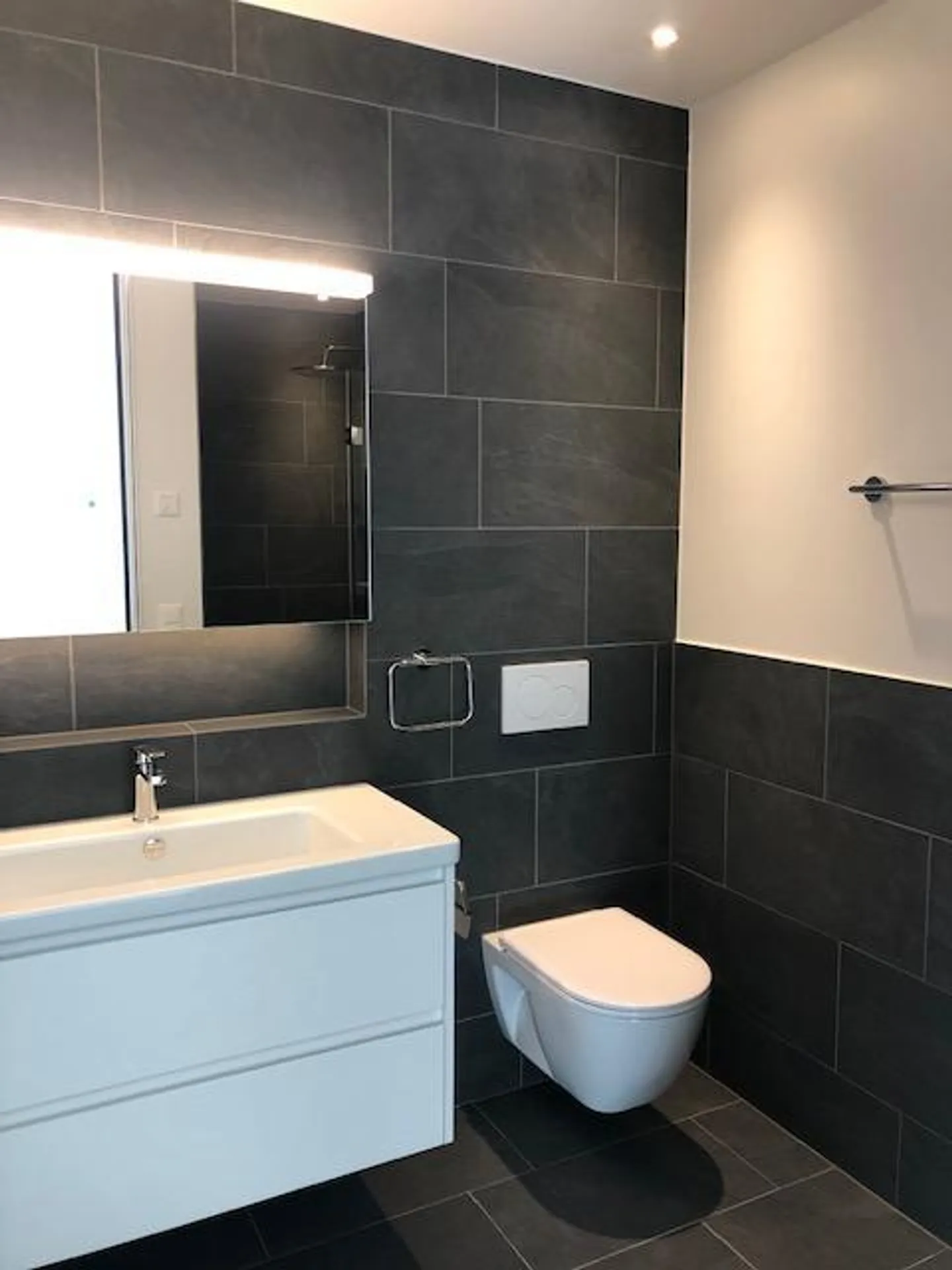 Charmante Attikawohnung mit Terrasse - Foto 3 von 7