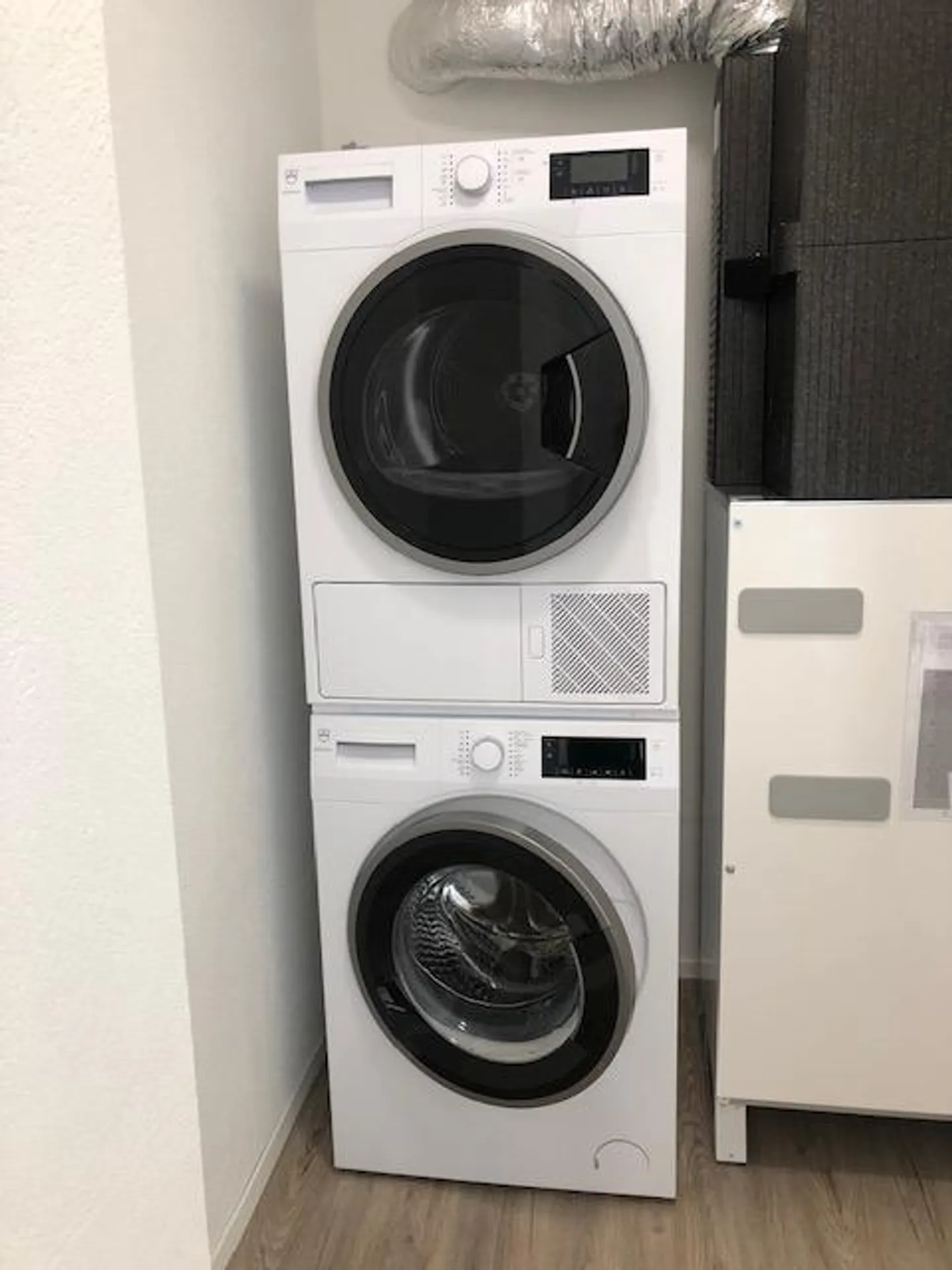 Charmante Attikawohnung mit Terrasse - Foto 7 von 7