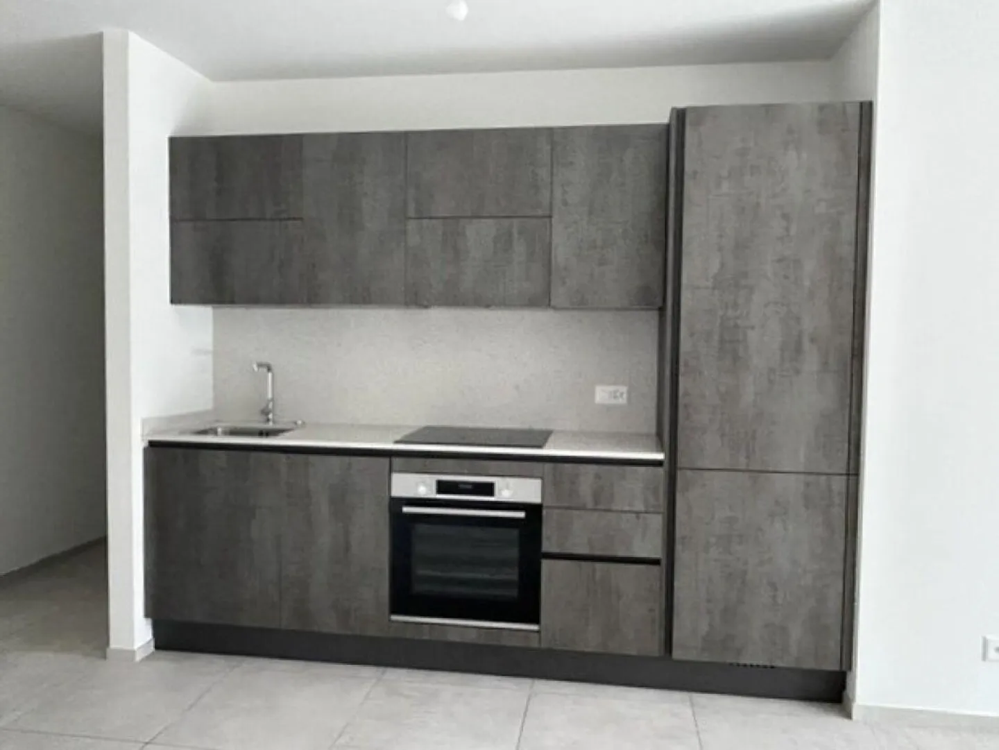 APPARTAMENTO 1.5 LOCALI CON GRANDE BALCONE - Foto 4 di 13