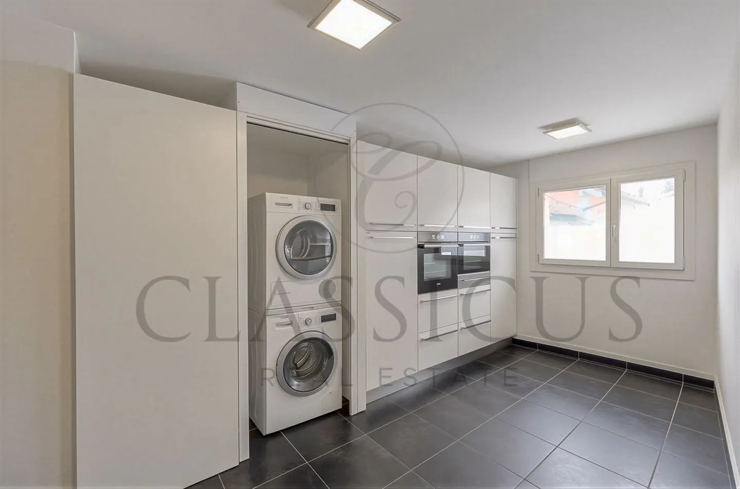 La Plaine - 4-room apartment in contemporary style with balcony, internal parking and direct access to the train station - Photo 4 of 8
