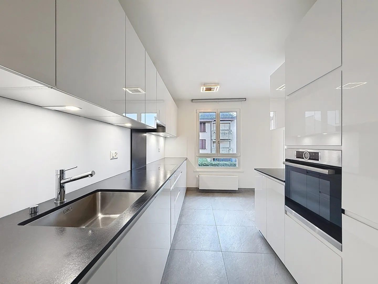 Appartamento 5 locali - Foto 1 di 8