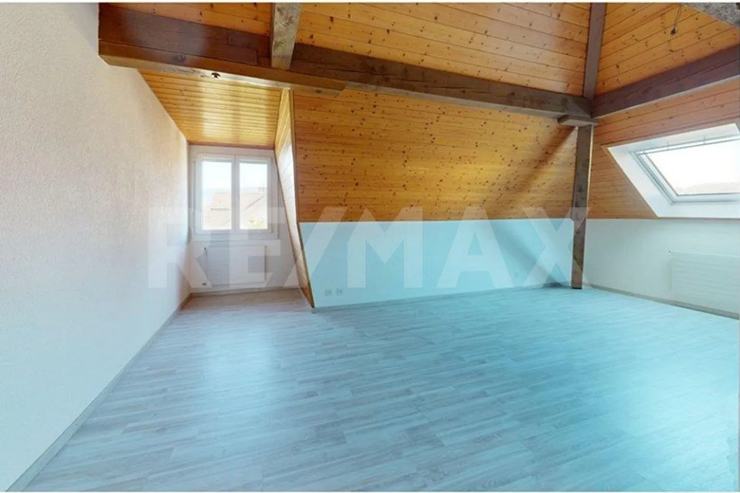 Villa da sogno con due appartamenti e vista sul Lago di Neuchâtel - Foto 6 di 13