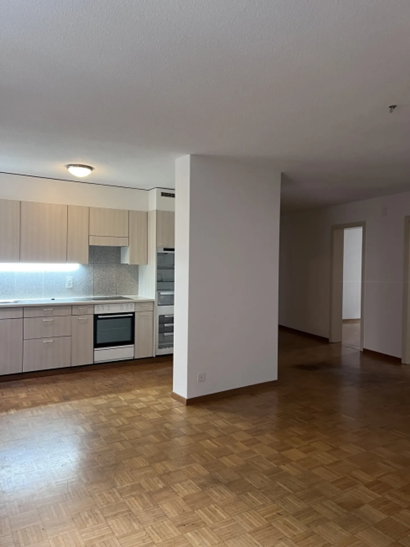 «Wohnen im beliebten Kreis 3 - befristet bis 30.09.2026 / ENGLISH BELOW» - Foto 6 von 8