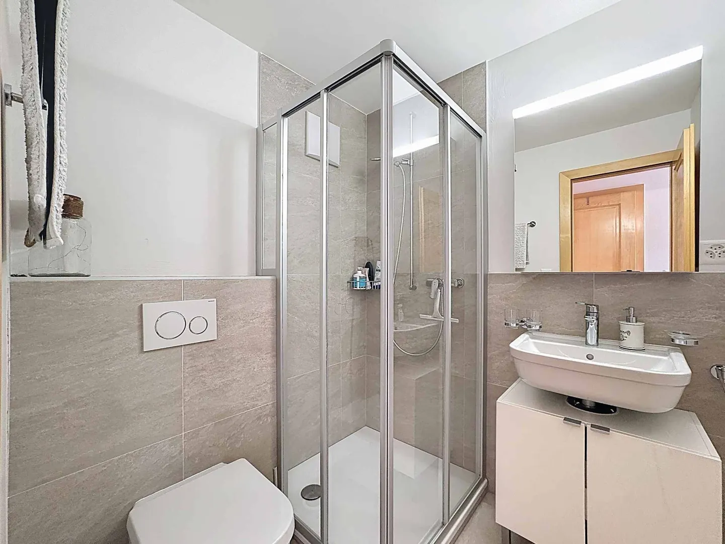 Magnificent 4.5-room apartment with garden and beautiful view - Photo 10 of 11