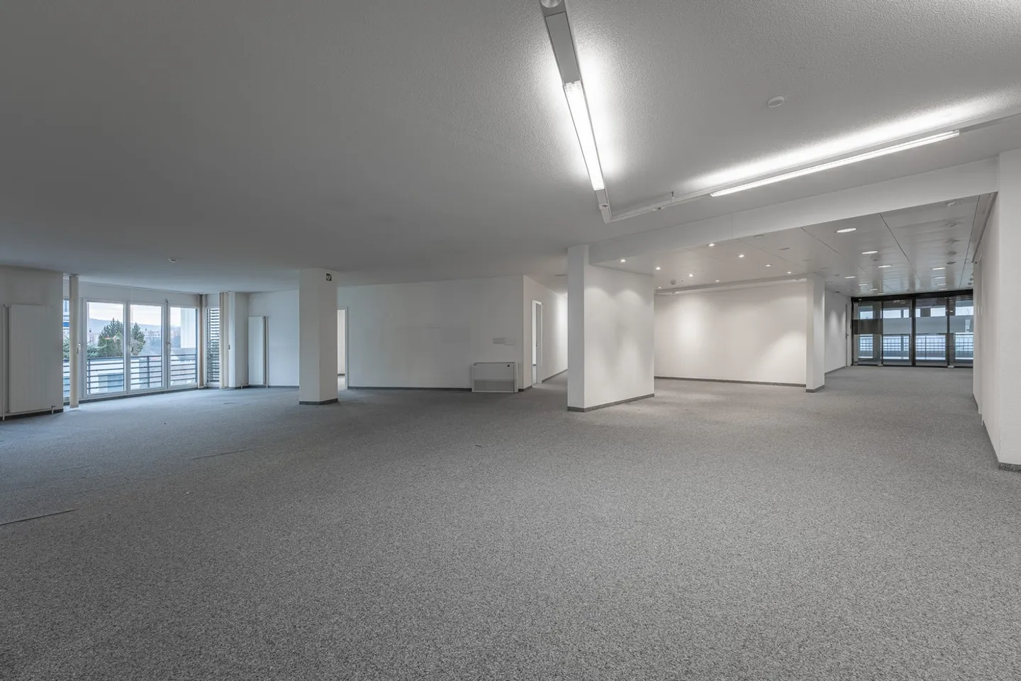 Office space for rent - Photo 3 of 12